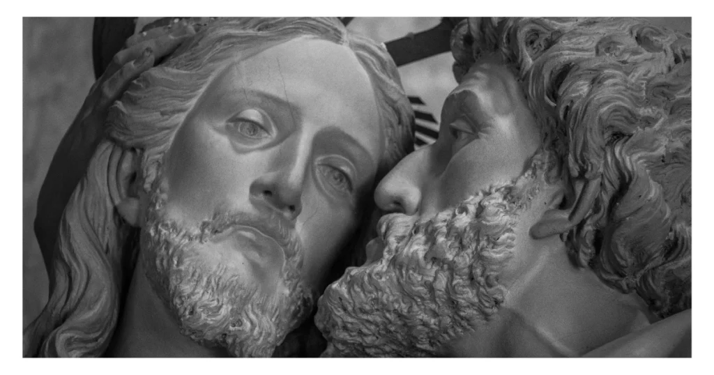 Representación gráfica mediante escultura de la traición. Dejar de traicionarnos para encajar en el relato